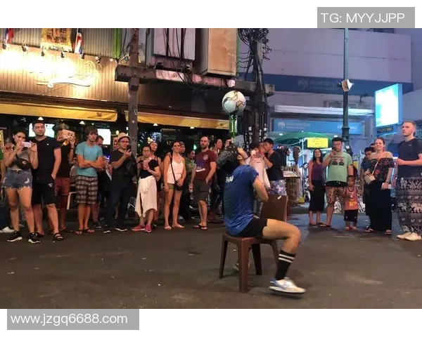 遛猴足球球星再度惊艳绿茵场展现极致控球艺术与无与伦比的比赛智慧